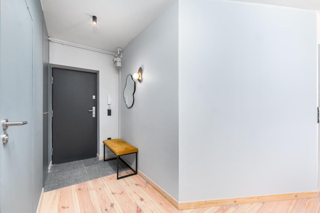 Apartment Walecznych 51 By Homeprime *